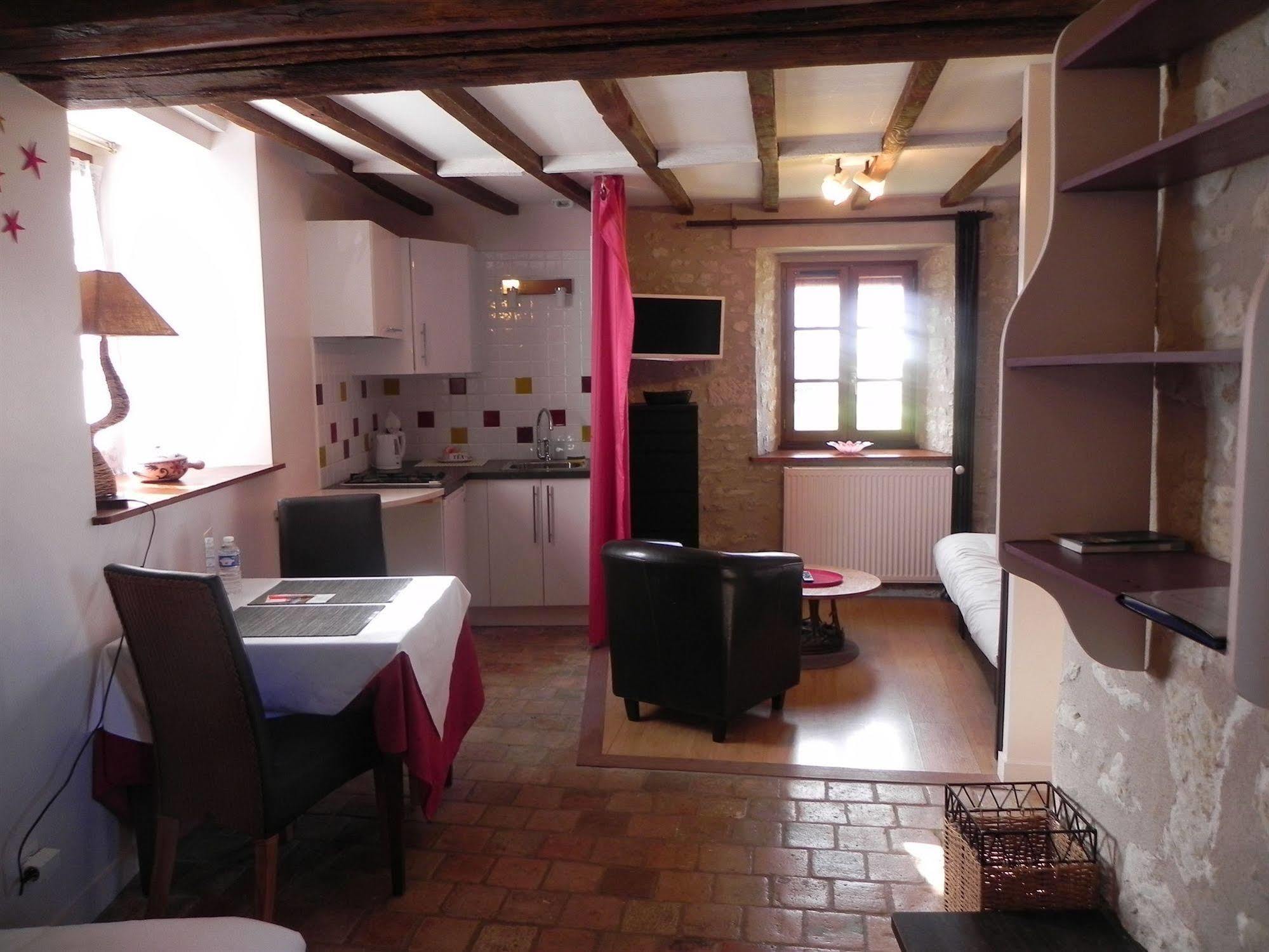Le Pigeonnier Du Perron Hotel Availles-en-Chatellerault Exterior photo